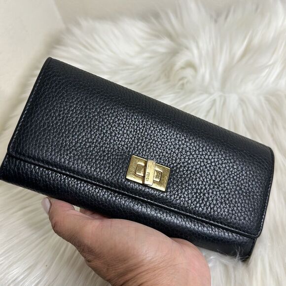 COPY - 💯Authentic Fendi Bifold Leather Long Wallet🍀 - Picture 10 of 15